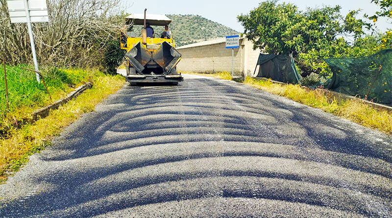 Εργασίες ασφαλτόστρωσης στο Μελιδόνι