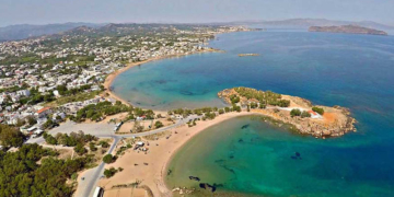 Αφαίρεση παράνομων κατασκευών από παραλίες στα Χανία