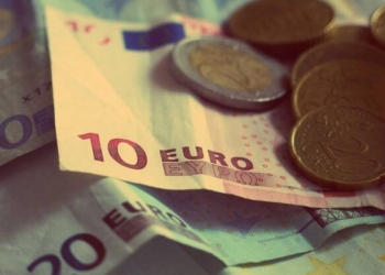 Κορονοϊός: Κι όμως, εκτίναξε τις καταθέσεις στις τράπεζες