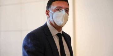 Κικίλιας: Άνθρωποι ηλικίας από 20 έως 40 ετών μεταδίδουν τον ιό ενώ είναι ασυμπτωματικοί
