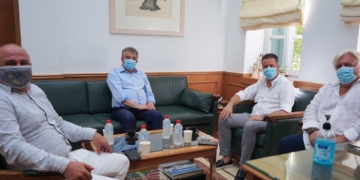 Συνάντηση Περιφερειάρχη Κρήτης με τον Πρόεδρο της Πανελλήνιας Ομοσπονδίας Ξενοδόχων (ΠΟΞ)
