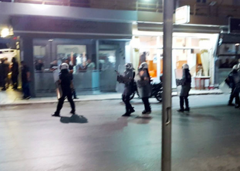 Συλλήψεις και χημικά στο συλλαλητήριο κατά των μεταναστών στο Τυμπάκι