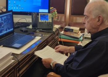 Σε διαδικτυακή ημερίδα για τον Covid-19 ο Βασίλης Λαμπρινός
