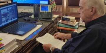 Σε διαδικτυακή ημερίδα για τον Covid-19 ο Βασίλης Λαμπρινός