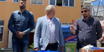 Ο Δήμαρχος Φαιστού Γρηγόρης Νικολιδάκης με τον Αντιδήμαρχο Αντώνη Κωνσταντουλάκη και ο Δημήτρης Παπασωτηρίου