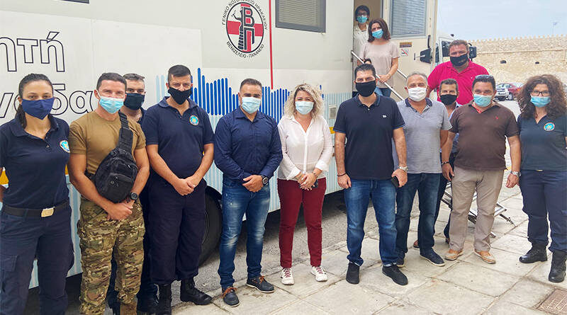 Η Λένα Μπορμπουδάκη,στη δράση εθελοντικής αιμοδοσίας που διοργάνωσε η Ένωση Προσωπικού Λιμενικού Σώματος Ανατολικής Κρήτης