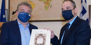 Ο Γιάννης Πλακιωτάκης με τον Σταύρο Αρναουτάκη
