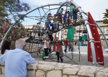 Αναβαθμίζει ακόμα 7 παιδικές χαρές ο Δήμος Ηρακλείου