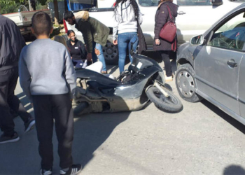 Τροχαίο ατύχημα με ντελιβερά στα Καπαριανά