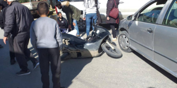 Τροχαίο ατύχημα με ντελιβερά στα Καπαριανά