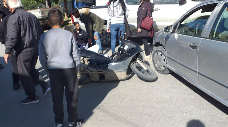 Τροχαίο ατύχημα με ντελιβερά στα Καπαριανά