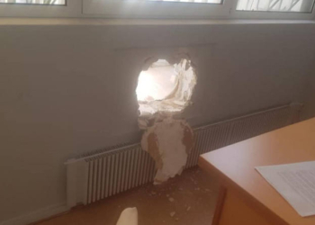 Από το γραφείο του Ευκλείδη Τσακαλώτου. Πηγή φωτογραφία Facebook Ευκλείδη Τσακαλώτου