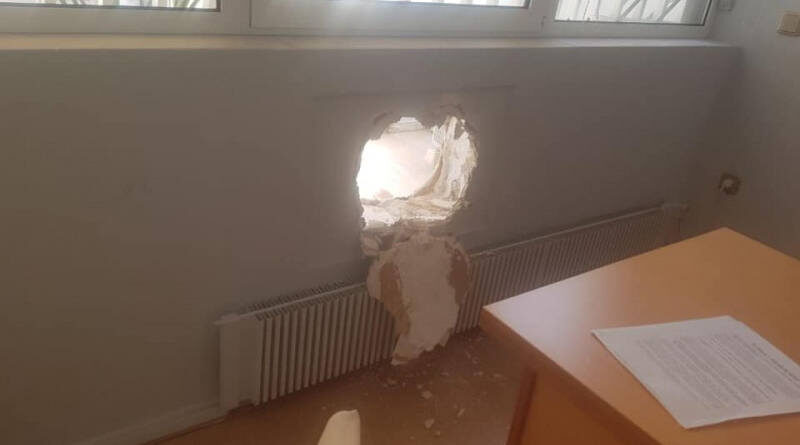 Από το γραφείο του Ευκλείδη Τσακαλώτου. Πηγή φωτογραφία Facebook Ευκλείδη Τσακαλώτου