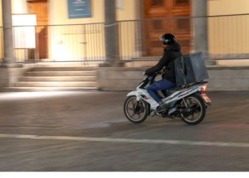 Να ληφθούν άμεσα μέτρα για την προστασία των εργαζομένων διανομέων