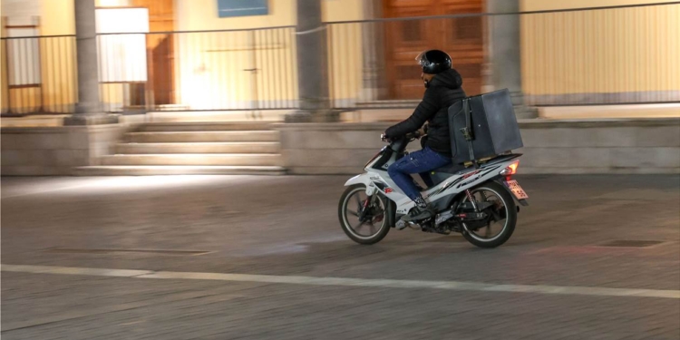 Να ληφθούν άμεσα μέτρα για την προστασία των εργαζομένων διανομέων
