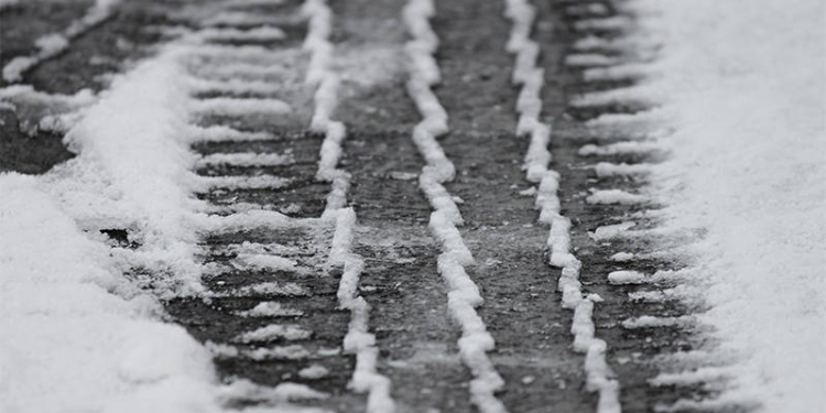 tire tracks snow tire
