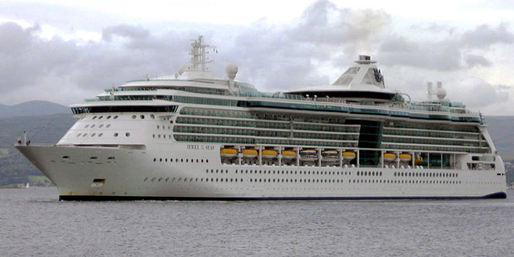 Cruise ship Jewel of the Seas