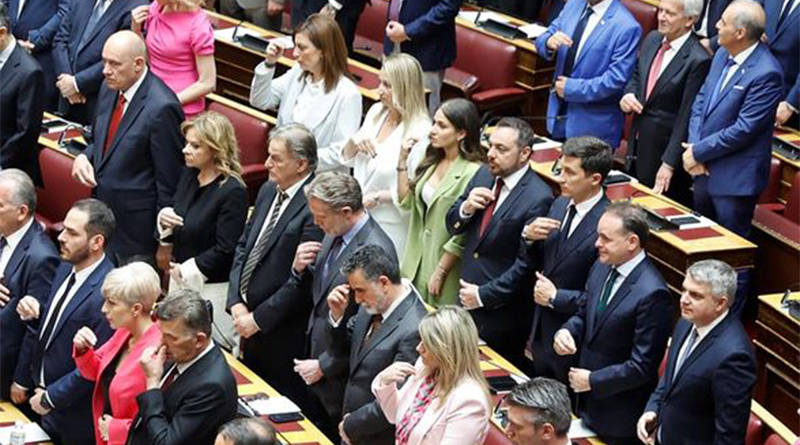 Ελένη Βατσινά στην ορκωμοσία της στην Βουλή των Ελλήνων