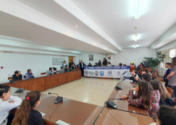 Μαθητές του 1ου Δημοτικού Σχολείου Μοιρών επισκέπτονται Δημαρχείο και Δημοτική Βιβλιοθήκη