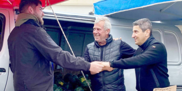 Ο Λευτέρης Αυγενάκης επισκέφθηκε τη λαϊκή αγορά Πατέλες