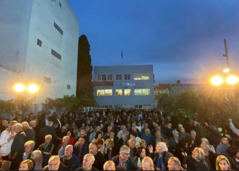 O Λευτέρης Αυγενάκης στις Μοίρες - Κατάμεστη η πλατεία