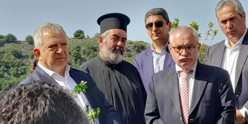 Ο Αυγενάκης στις καμάρες τιμά τη μνήμη του ολοκαυτώματος Καμαρών