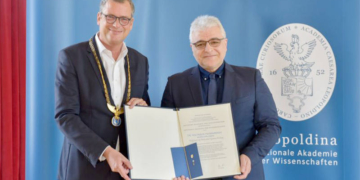 Διπλή ακαδημαϊκή διάκριση για τον καθηγητή Νεκτάριο Ταβερναράκη