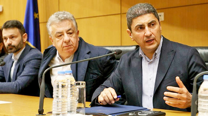 O Λευτέρης Αυγενάκης στην ευρεία συνάντηση με εκπροσώπους φορέων από διάφορους τομείς της αγροτικής παραγωγής στο Ηράκλειο της Κρήτης.