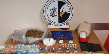 Ηράκλειο: 2 Νεαροί Συνελήφθησαν με Πάνω από 2 Κιλά Ναρκωτικά