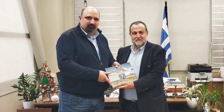 Ο Δήμαρχος Μινώα Πεδιάδας, Βασίλης Κεγκέρογλου, συναντήθηκε στο Αρκαλοχώρι με τον Υφυπουργό Κλιματικής Κρίσης και Πολιτικής Προστασίας, Χρήστο Τριαντόπουλο.