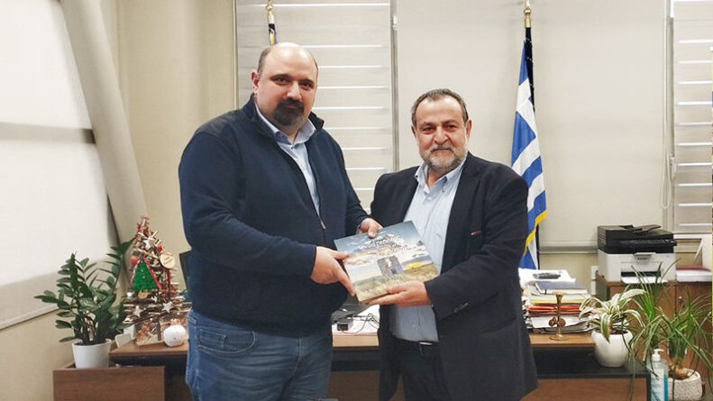 Ο Δήμαρχος Μινώα Πεδιάδας, Βασίλης Κεγκέρογλου, συναντήθηκε στο Αρκαλοχώρι με τον Υφυπουργό Κλιματικής Κρίσης και Πολιτικής Προστασίας, Χρήστο Τριαντόπουλο.