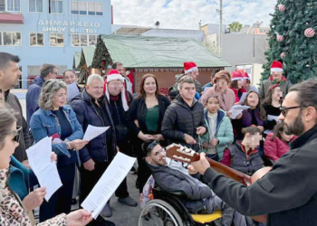 Δήμος Φαιστού: Κάλαντα από το Ε.Ε.Ε.ΕΚ. Τυμπακίου