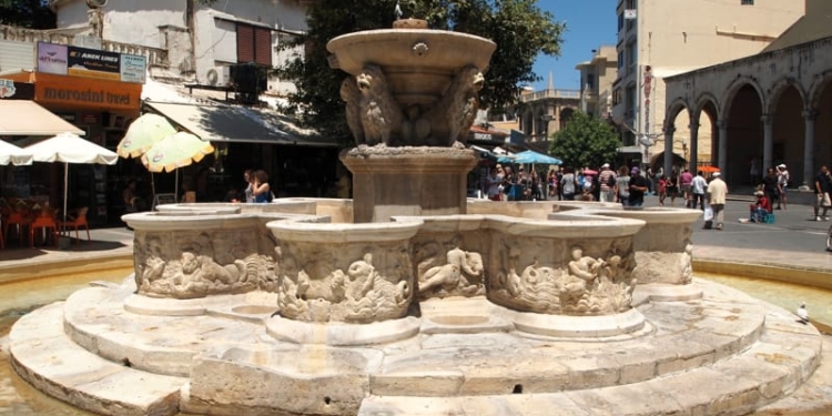 Κρήνη Μοροζίνι