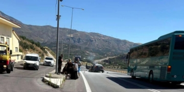 Τροχαίο ατύχημα έξω από το τούνελ Απομαρμά