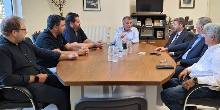Στον Δήμο Αγίου Βασιλείου ο Νίκος Ανδρουλάκης – Ενημερώθηκε για τις ζημιές από τη μεγάλη πυρκαγιά
