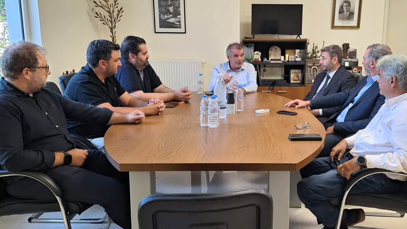 Στον Δήμο Αγίου Βασιλείου ο Νίκος Ανδρουλάκης – Ενημερώθηκε για τις ζημιές από τη μεγάλη πυρκαγιά