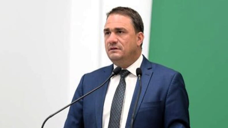 Κώστας Τσουκαλάς
