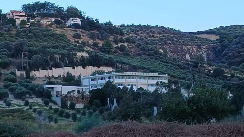 Πρώην αποθήκες Σκουλούδη στους Αθανάτους για τη σχεδιαζόμενη δομή μεταναστών στο Ηράκλειο