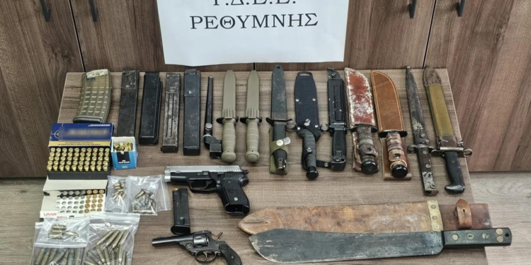 Κατασχεμένα όπλα και πυρομαχικά από την αστυνομική έρευνα στο Ρέθυμνο