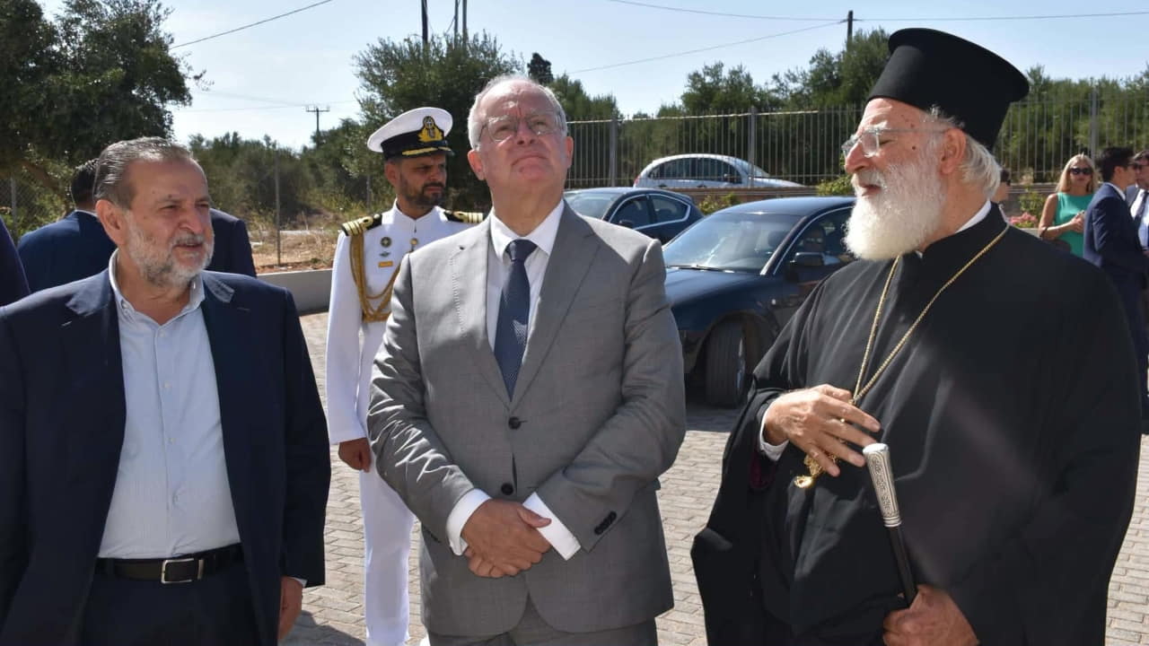 Ο Πρόεδρος της Δημοκρατίας Κωνσταντίνος Τασούλας κατά την επίσκεψή του στο Αρκαλοχώρι