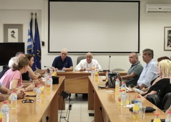 Συνάντηση για τα σχολεία του Δήμου Βιάννου με τον Γιάννη Παπαδομαρκάκη