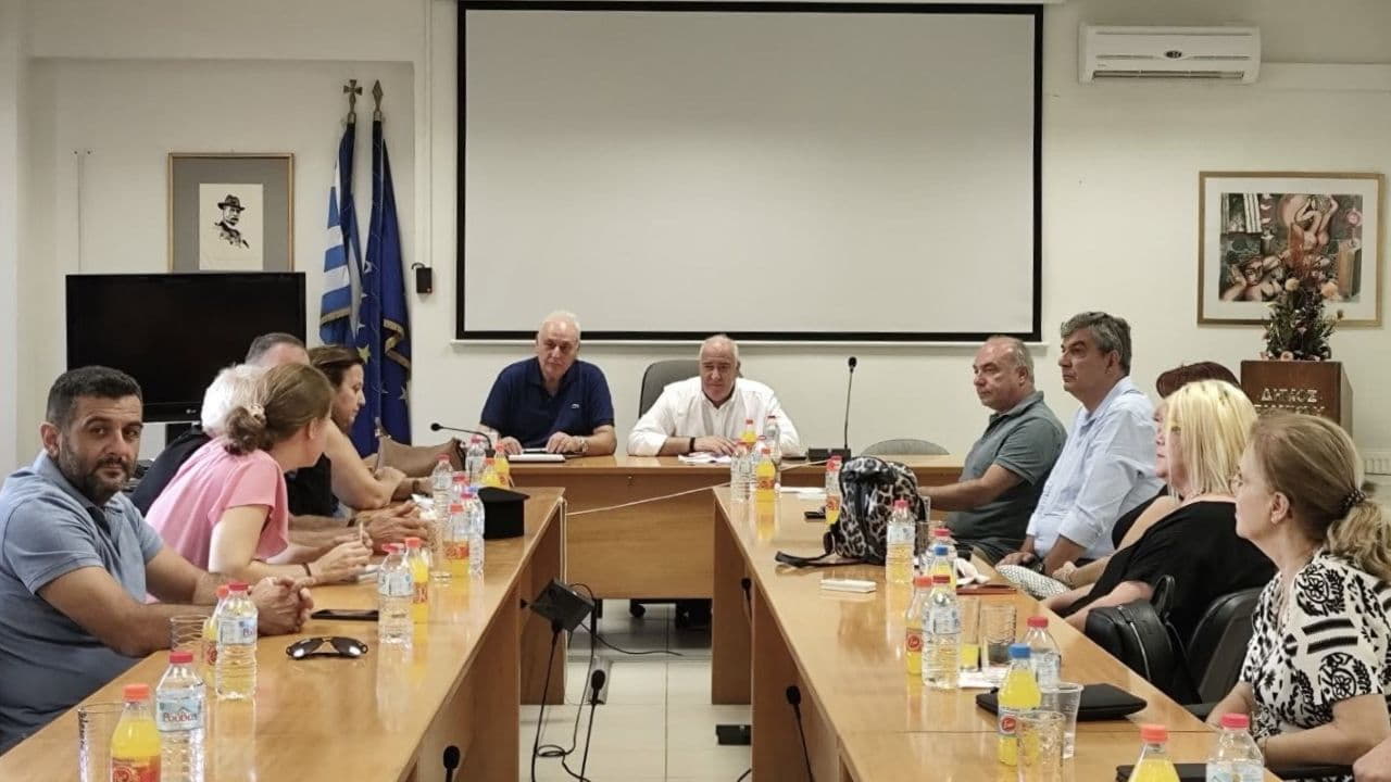Συνάντηση για τα σχολεία του Δήμου Βιάννου με τον Γιάννη Παπαδομαρκάκη