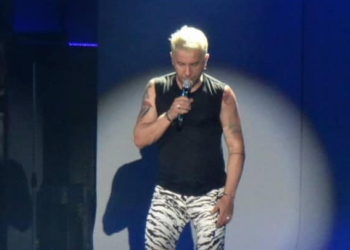 Giorgos Mazonakis Performing Live At Fantasia Live Stage in Summer 2014