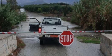 Ιρλανδική διάβαση στον Γεροπόταμο του Δήμου Φαιστού κατά τη διάρκεια βροχοπτώσεων.