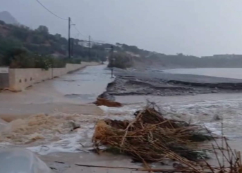 Προβλήματα στο οδικό δίκτυο Ιεράπετρας προς Μακρύ Γιαλό από τις ισχυρές βροχοπτώσεις