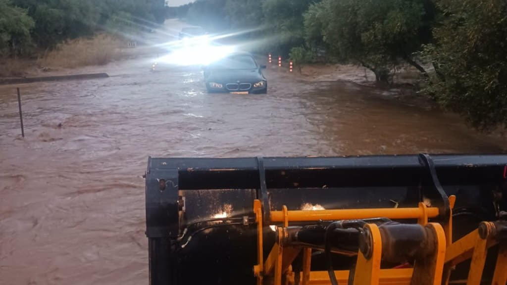 Διακοπές κυκλοφορίας στην Κρήτη λόγω έντονων καιρικών φαινομένων